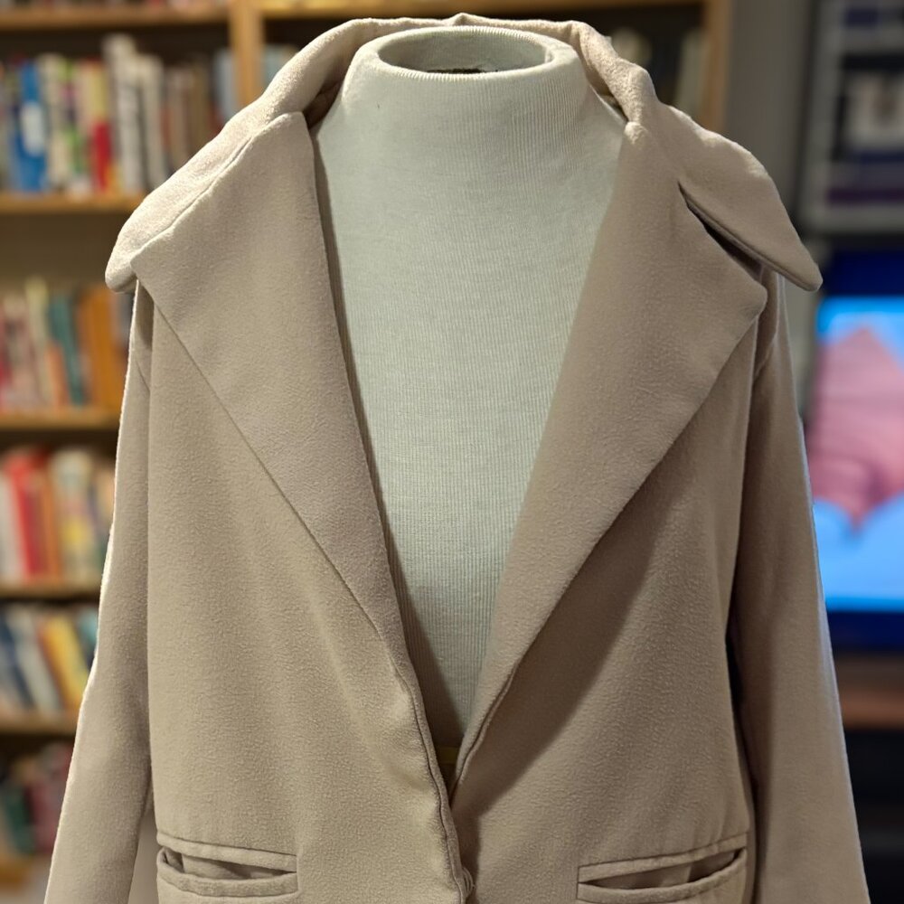 Jia Yue Fashion Women's Beige Overcoat Size M